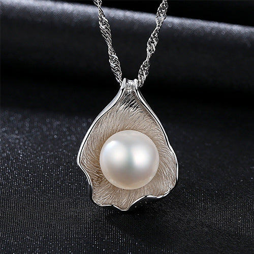 Pearl in Shell Necklace