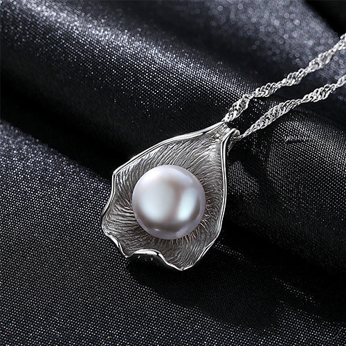 Pearl in Shell Necklace