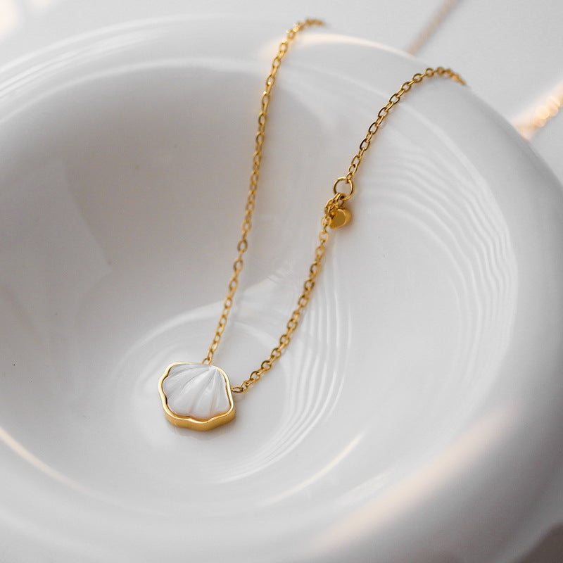 White Clamshell Pendant Necklace