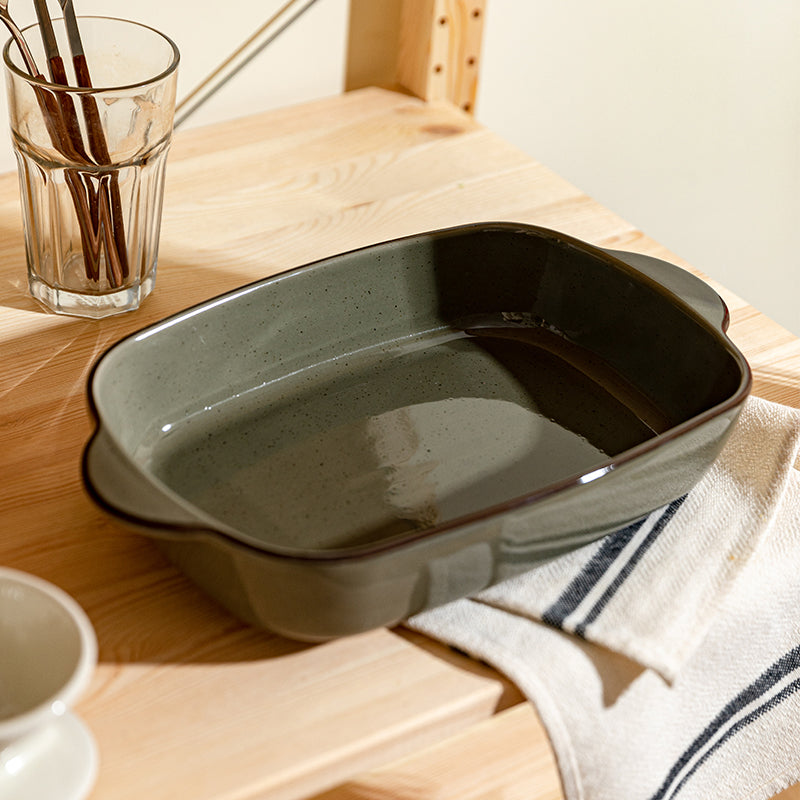 Speckled Porcelain Casserole Dish
