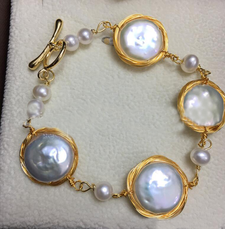 Freshwater Pearl and Gold Bracelet